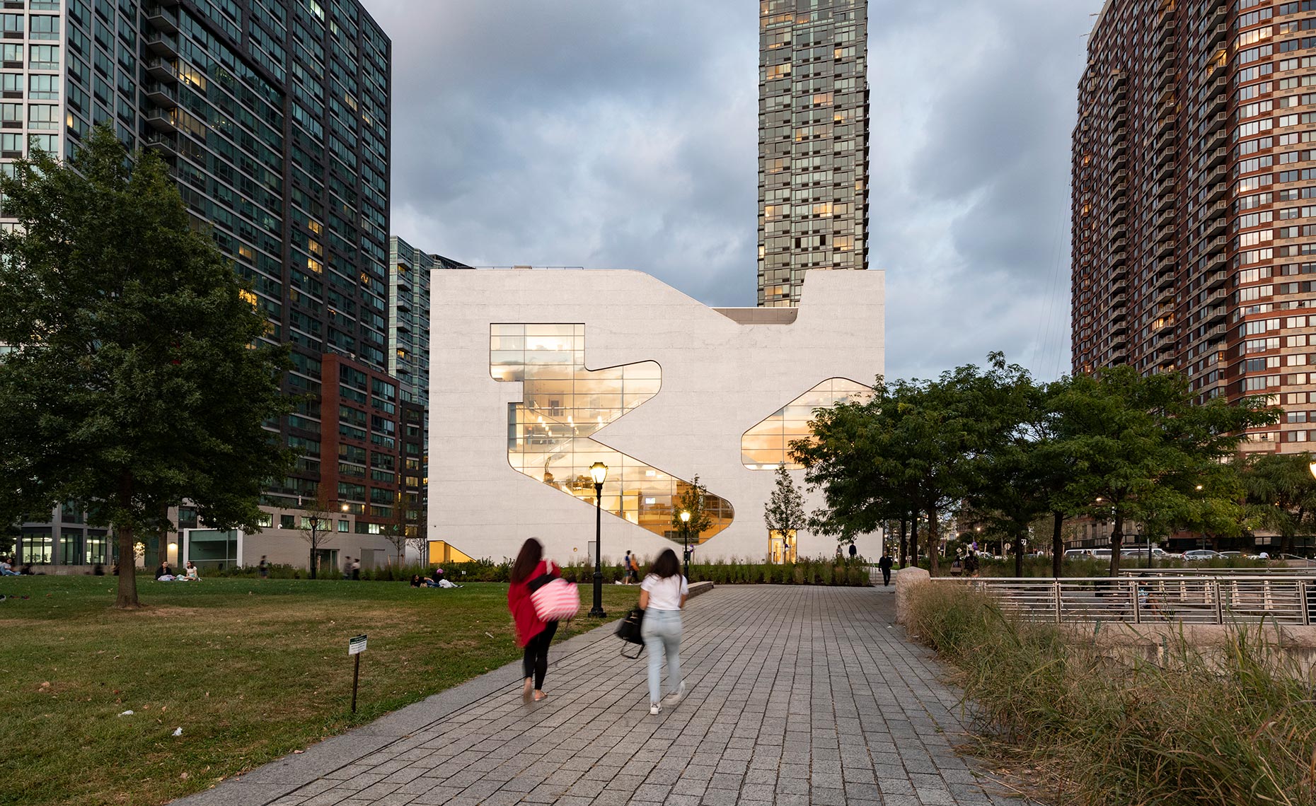 STEVEN HOLL | Queens Library - NYC